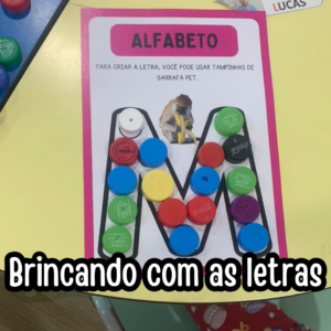 Alfabeto de tampinhas